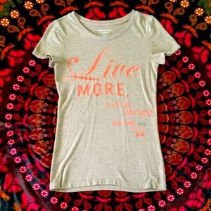 American Eagle fitted graphic tee